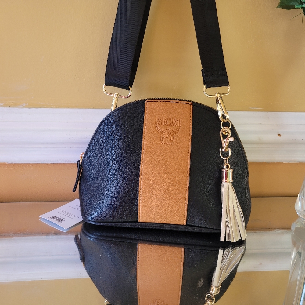 MCM pouch converted in to shoulder bag or cross body - Picture 2 of 16